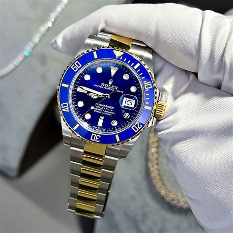 Rolex Submariner Date watch: Oystersteel.